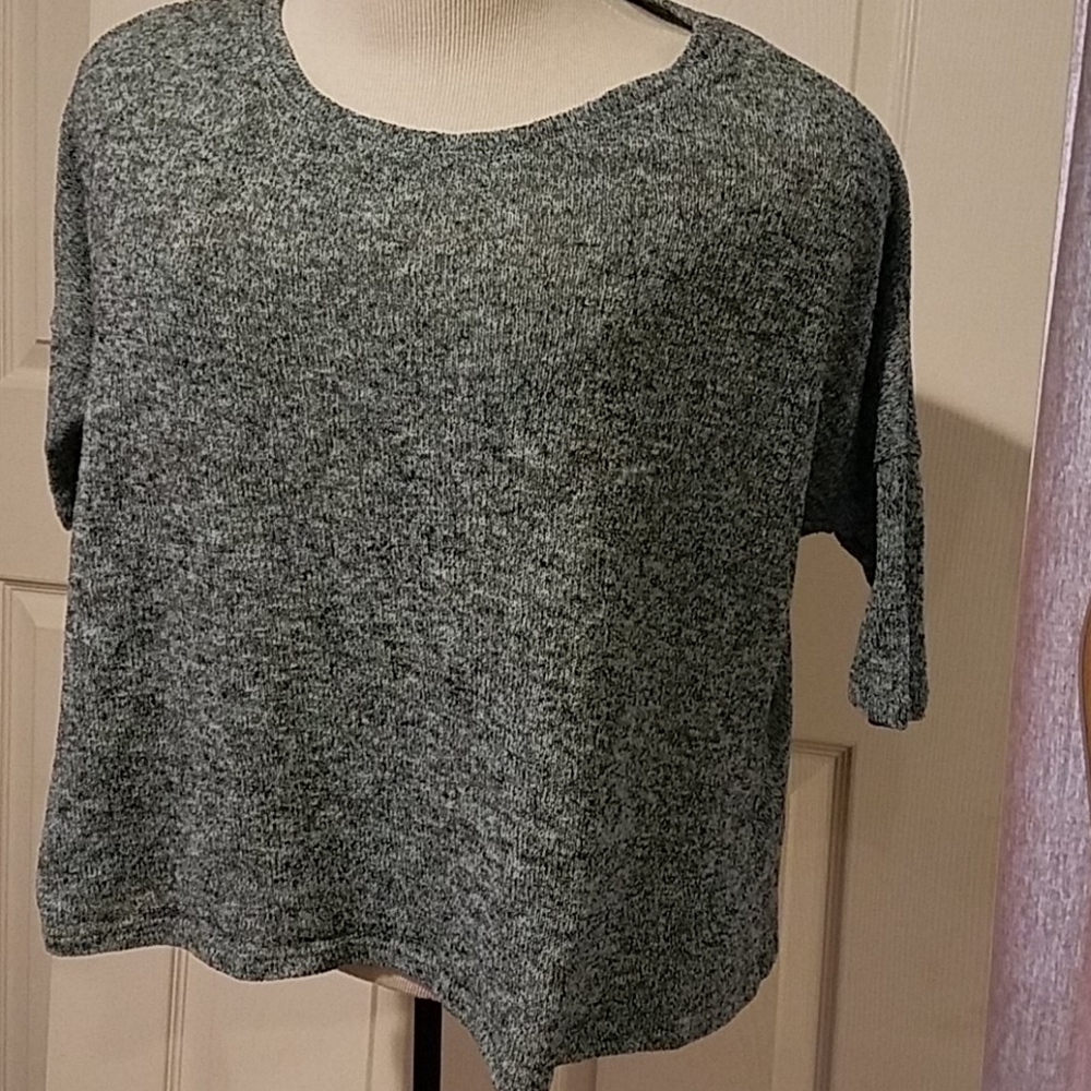 Silence + Noise Urban Outfitter short sleeve backless sweater Small‎